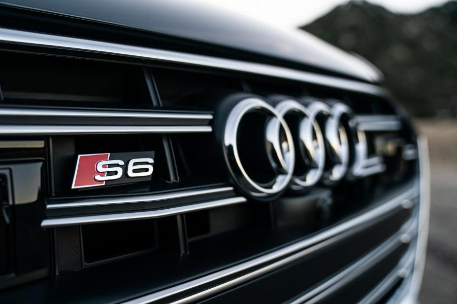Логотип Audi S6 Sedan TFSI (C8) 2020 года  (NA) (фото 15 из 24)